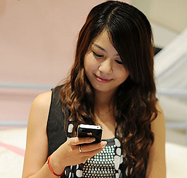 chinese-girl-iphone.jpg