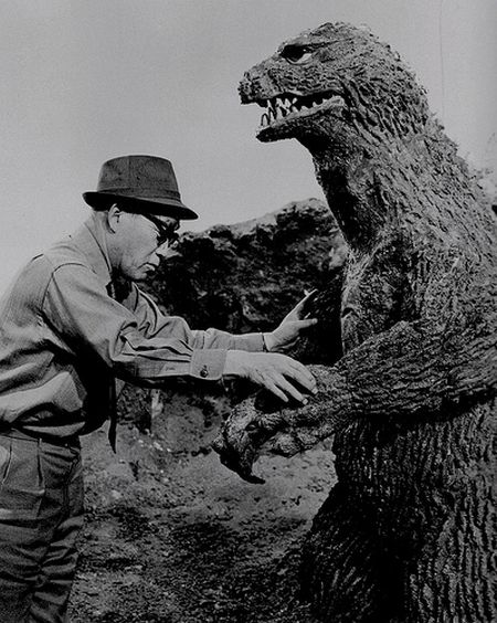 Godzilla 1954 – great photos from the movie set