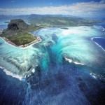 Amazing places: Underwater Waterfall in Mauritius