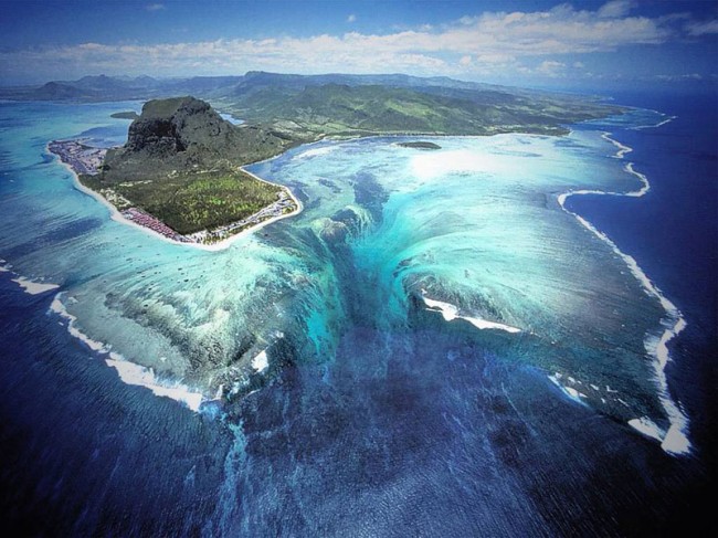 'Underwater Waterfall', Mauritius