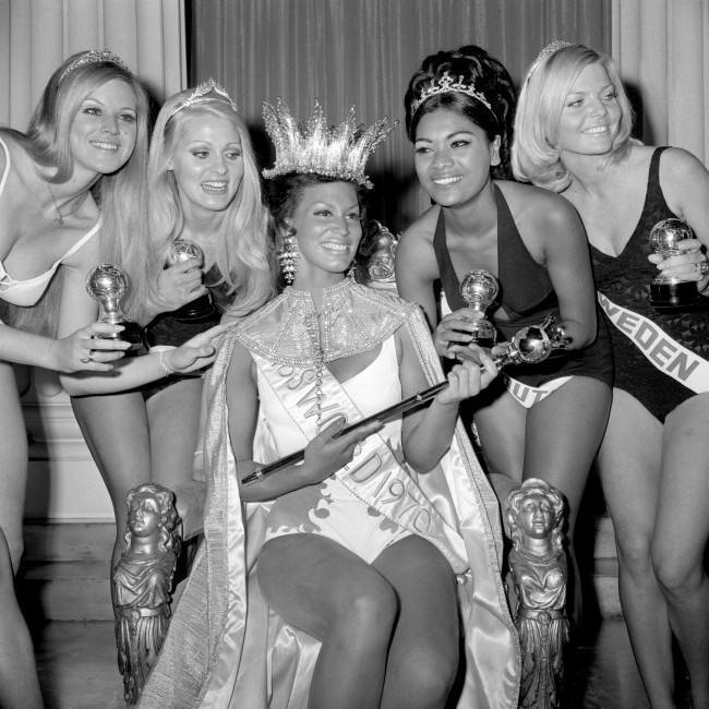 MISS WORLD 1970: Five finalists in the Miss World 1970 contest at the Royal Albert Hall - the winner, Jennifer Hosten (Miss Grenada), 22, surrounded by (l-r) Miss Israel, Miss South Africa, Miss Africa South and Miss Sweden.