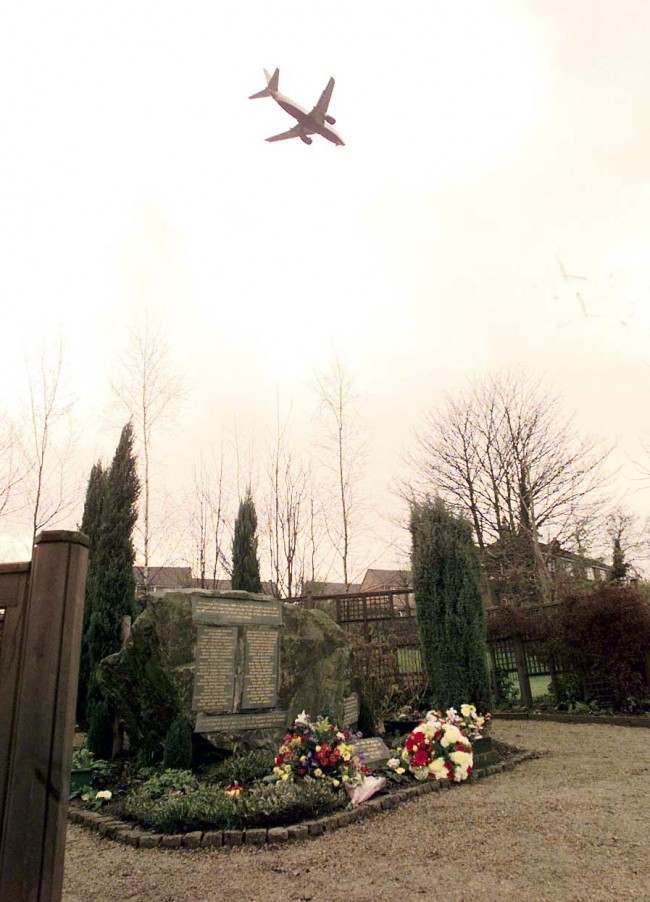 A passenger jet makes its final approach to East Midlands airport, over the memorial in Kegworth to those killed in the Kegworth aircrash 10 -years-ago today (Friday).  Date: 08/01/1999