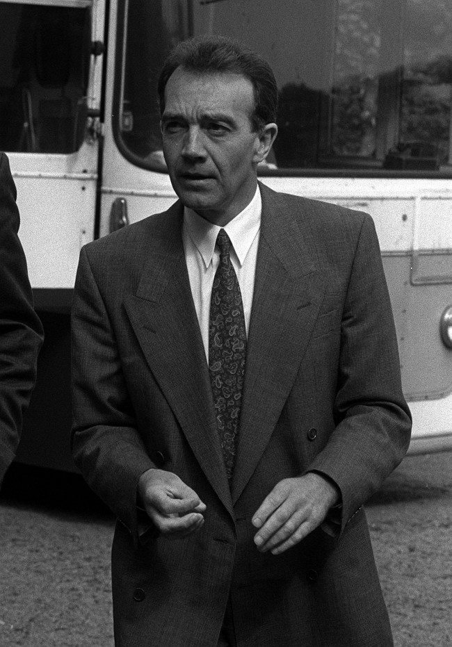 First Officer David McClelland arrives to give his evidence at the inquest into the deaths of 47 people in the MI Air Crash. Date: 17/05/1990