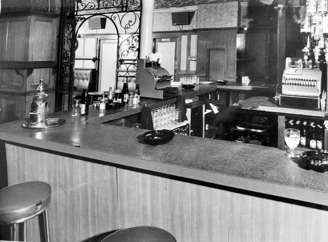 View of counter area looking through into lounge inside the Blind Beggar public house in Whitechapel where George Cornell was killed. Kirsty Wigglesworth/PA Archive/Press Association Images