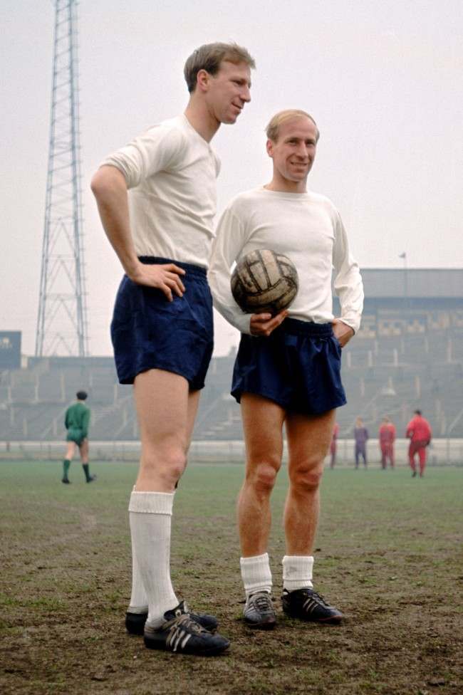Jack (left) and Bobby Charlton (right), England, take a break in training at Stamford Bridge, Chelsea.  Soccer - England Players%0D%0AJack (left) and Bobby %0D%0ACharlton (right), %0D%0AEngland Ref #: PA.260973  Date: 08/04/1965