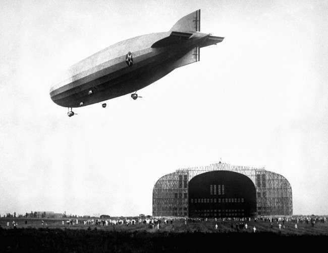 The USS Shenandoah,(ZR1) the world's largest airship after having just left the giant shed at Lakehurst, New Jersey, USA. Date: 17/01/1924