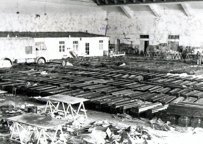 Jumbo Victims - Coffins containing victims of the world's worst air disaster stored in a Santa Cruz airport hanger March 30, 1977, awaiting return to families of the ill-fated KLM and Panam passengers. They died Sunday Mar. 27th., when two Jumbo jets collided on a fogbound runway at the airport with the loss of over 550 lives.