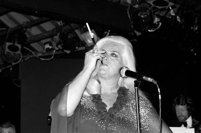 Diana Dors performing at Country Cousin. Ref #: PA.8520371  Date: 09/11/1978