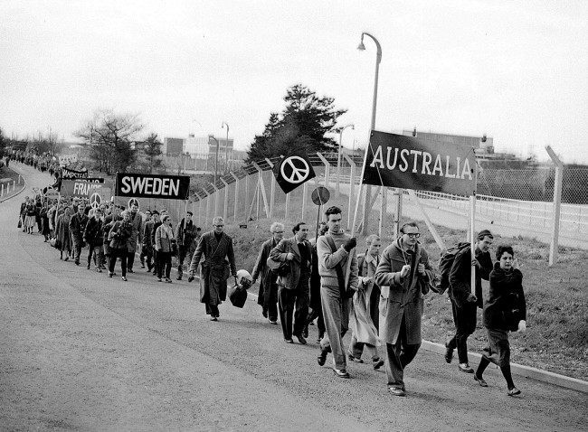 The Australian and Swedish contingents in the anti-H bomb march from the Atomic Weapons Researcg Establishment at Aldermaston, Berkshire, to London. Tens of thousands of people marked the end of the Aldermaston "ban the bomb" march with a rally in central London, when around 60,000 protesters gathered at Trafalgar Square (although organisers claimed the crowds numbered at least 100,000). This was the largest demonstration London had seen this century. Date: 27/03/1959