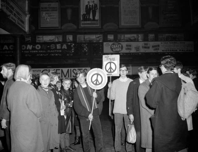 'Ban the Bomb' marchers at Liverpool Street Station, London Ref #: PA.4534331  Date: 09/12/1961