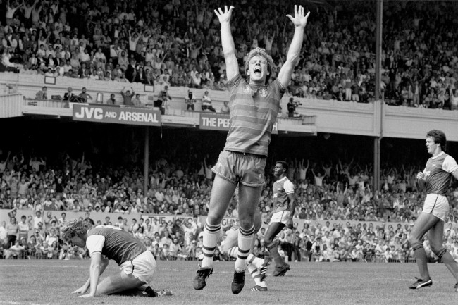 anon League Division One - Arsenal v Chelsea - Highbury Chelsea's Kerry Dixon celebrates scoring his team's goal in their 1-1 draw Date: 25/08/1984