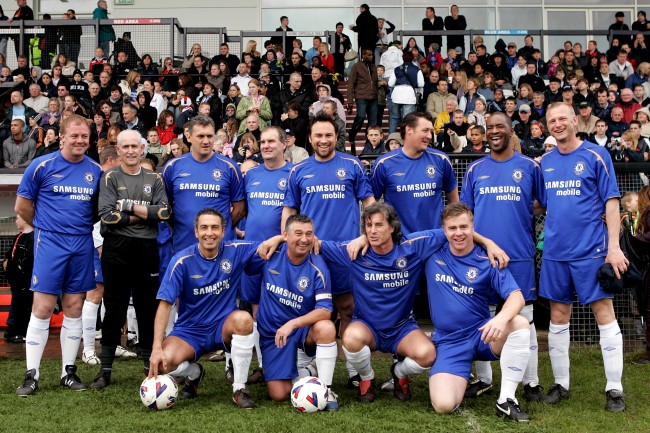 Chelsea Old Boys team group (Back Row L-R) Kerry Dixon, Peter Bonetti, Trevor Aylott, Steve "Jock" Finnieston, Jason Cundy, David Lee, Paul Canoville and Paul Williams (Bottom Row L-R) Peter Rhoades Brown, Ian Britton, Garry Stanley and Gareth Hall Date: 21/05/2006