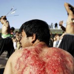 Men whip themselves with knives at the Ashoura commemoration in Kabul (photos)